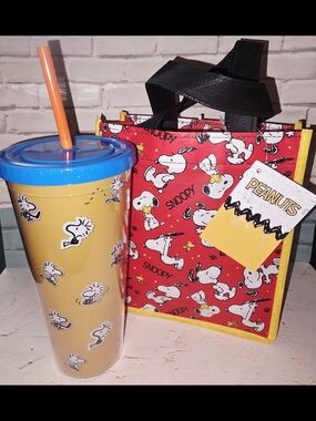 Peanuts Snoopy Red Reuseable Gift Bag & Woodstock Yellow & Blue Tumbler Gift Set